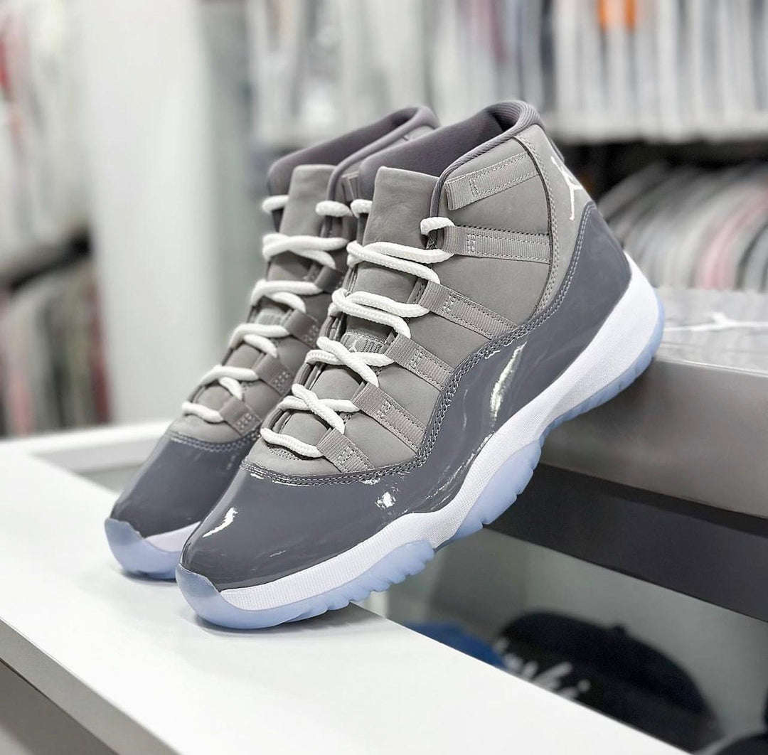AIR JORDAN 11