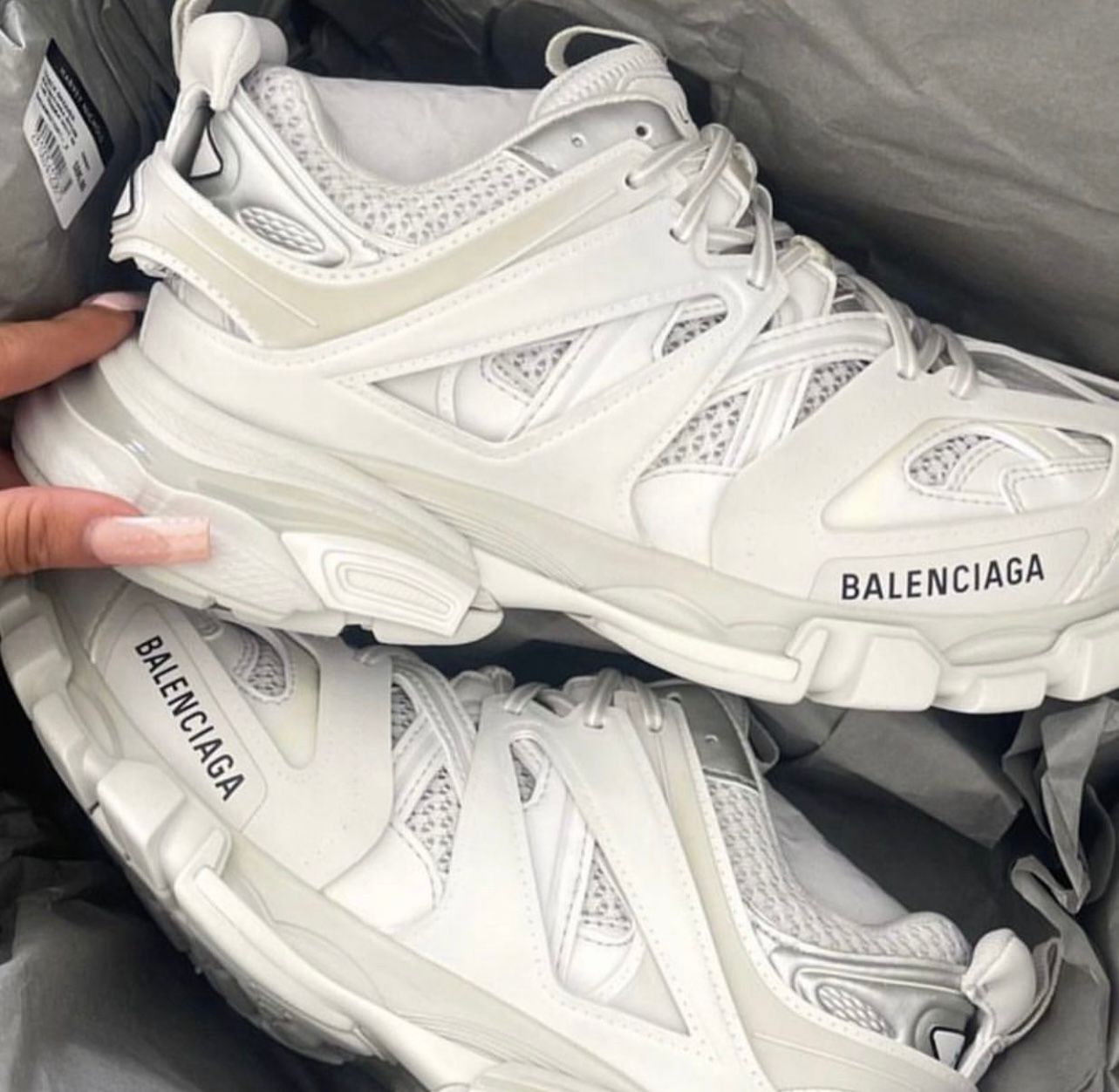 BALENCIAGA