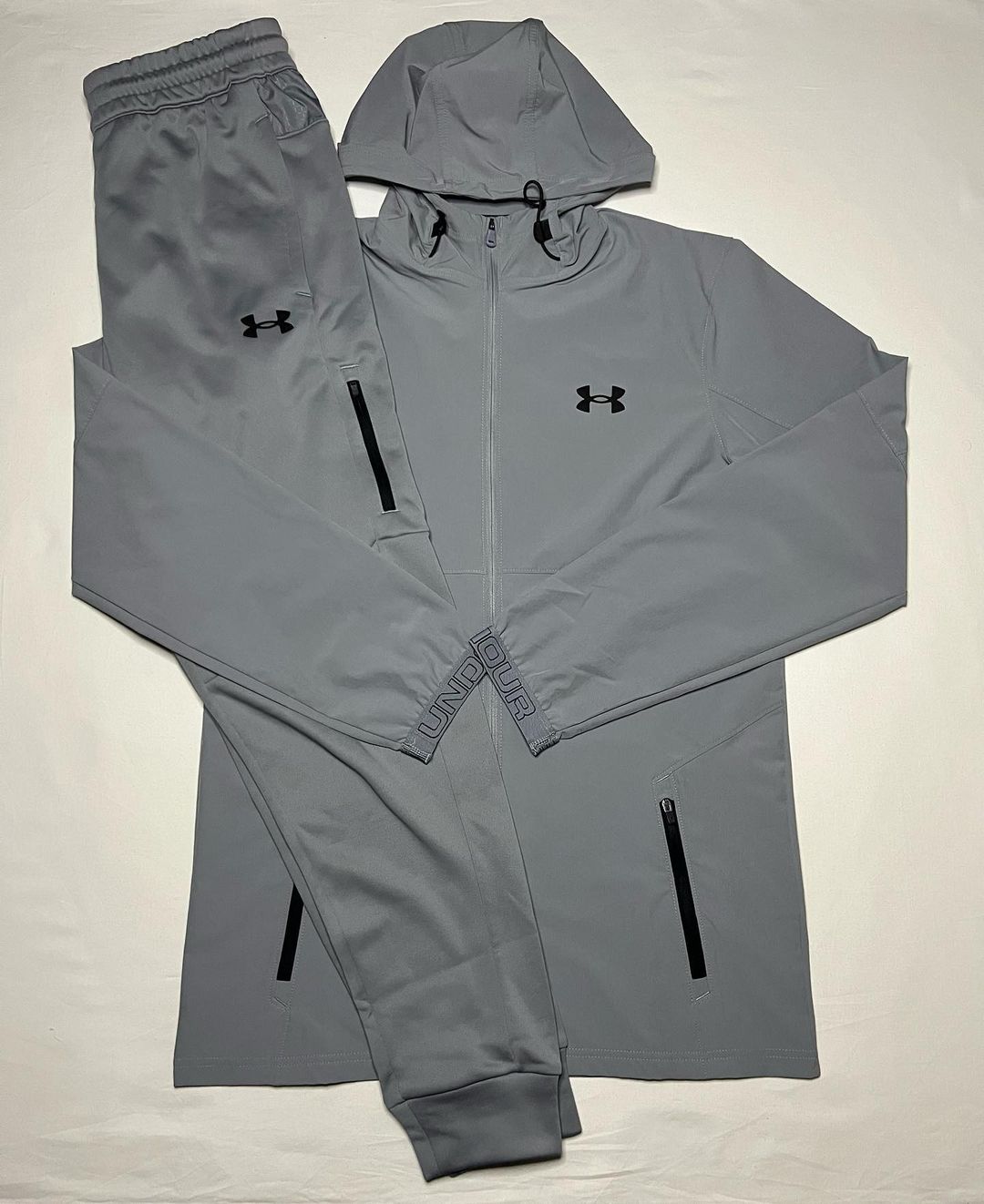 UNDER ARMOUR ACTIVEWEAR