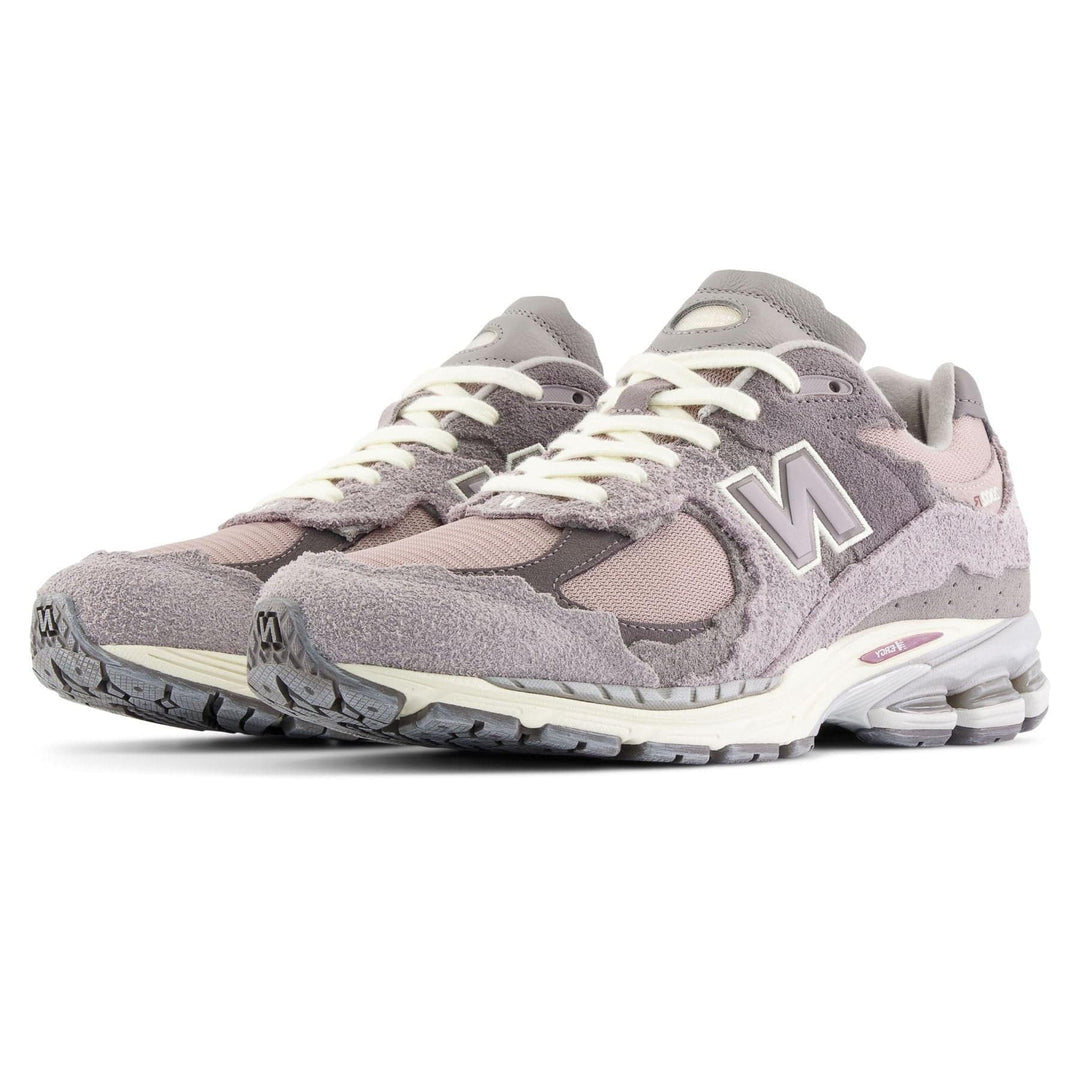 NEW BALANCE 2002R &