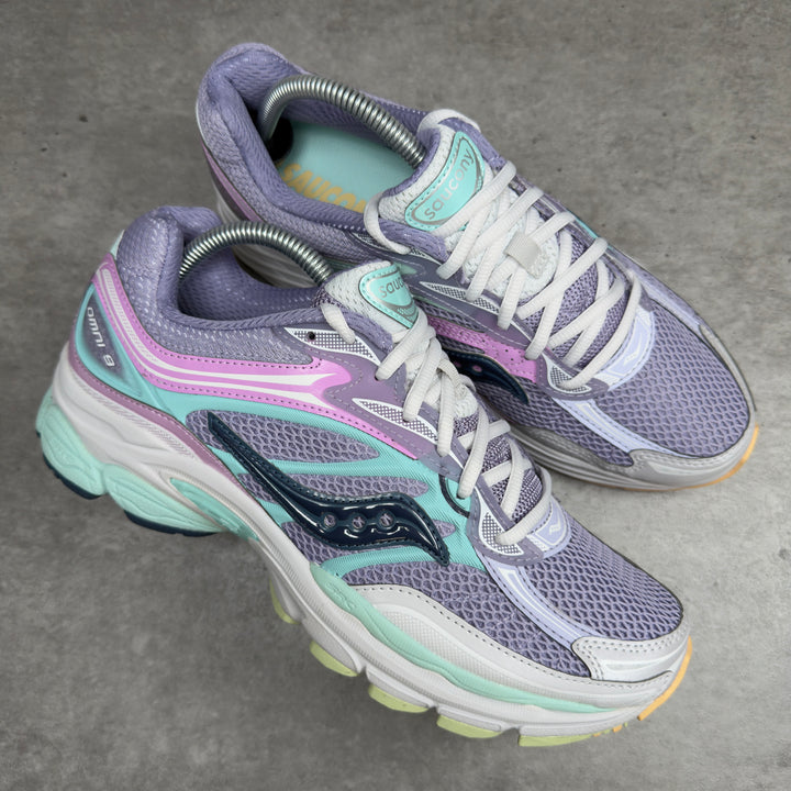 SAUCONY PROGRID OMNI 9 PRISM WISTERIA BLUE