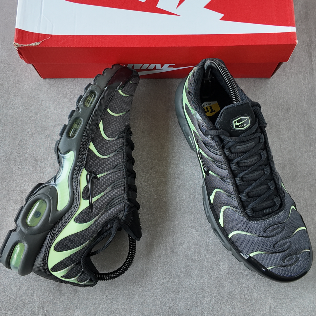 NIKE AIR MAX PLUS IRON GRAY LIGHT LIQUID LIME BLACK
