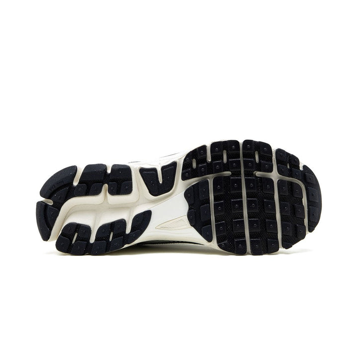 NIKE ZOOM VOMERO 5 PHOTON DUST METALLIC SILVER (WOMEN&