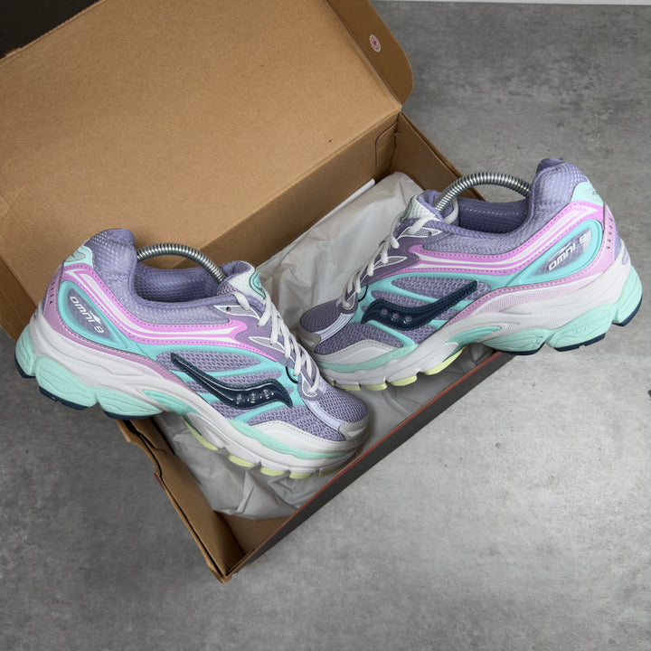 SAUCONY PROGRID OMNI 9 PRISM WISTERIA BLUE