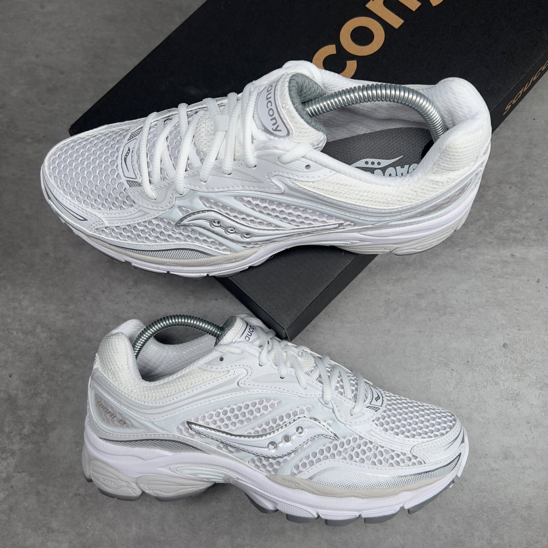 SAUCONY PROGRID OMNI 9 OG TRIPLE WHITE