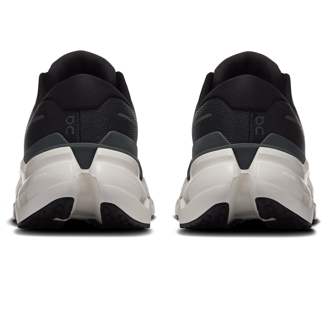 ON CLOUDRUNNER 3 &