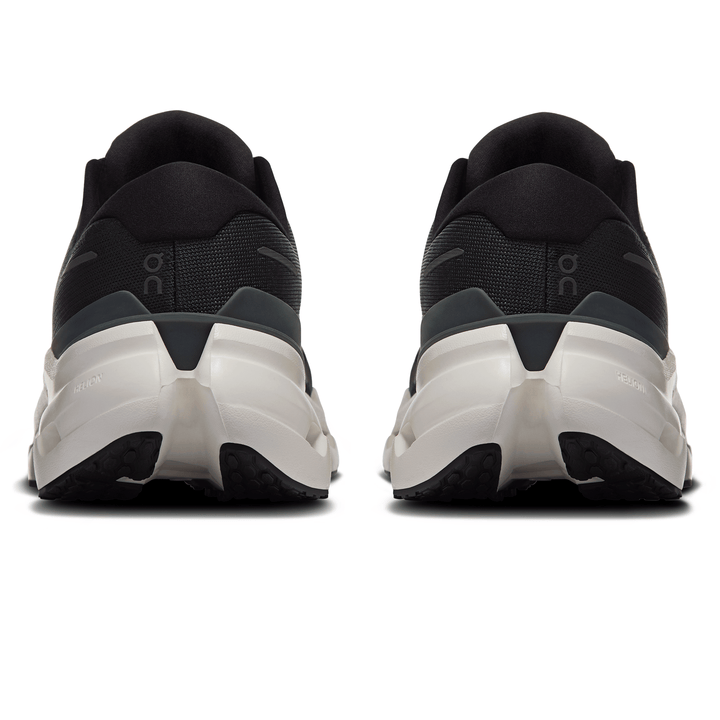 ON CLOUDRUNNER 3 &