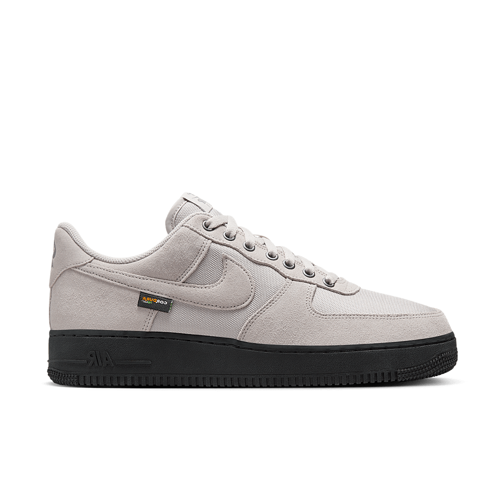 NIKE AIR FORCE 1 LOW &