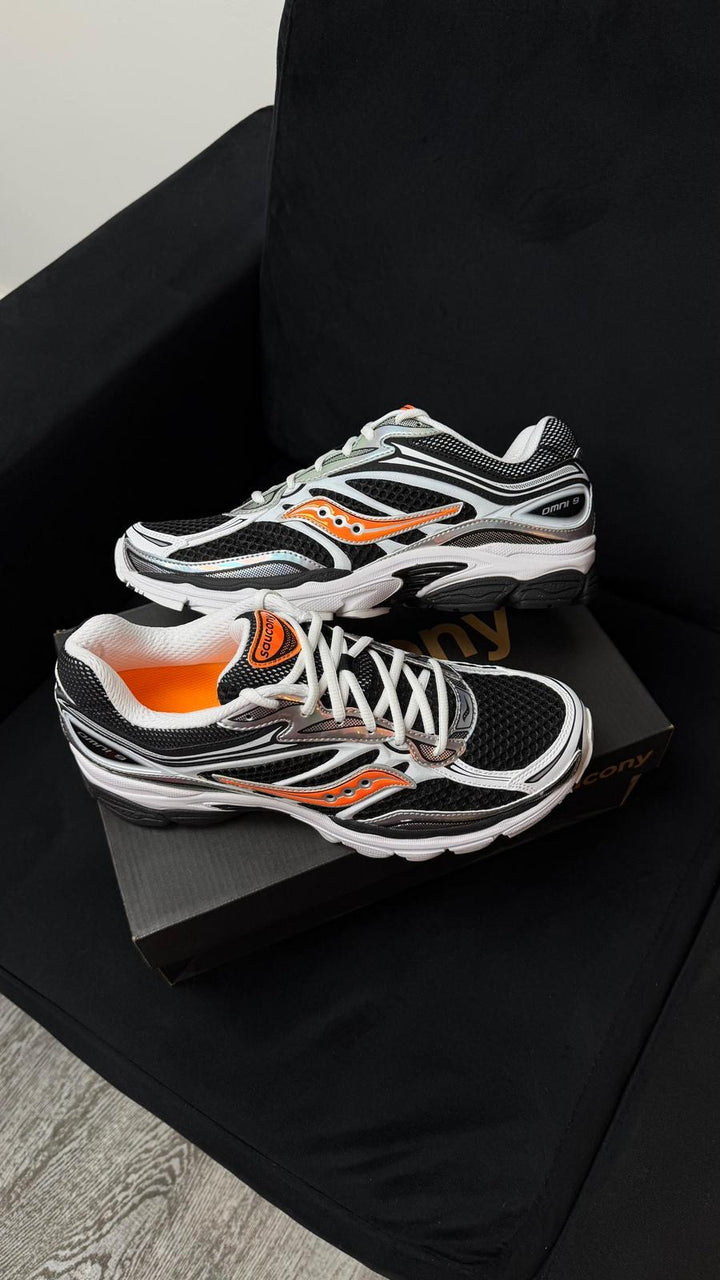 SAUCONY PROGRID OMNI 9 SPEED SHADES WHITE BLACK ORANGE