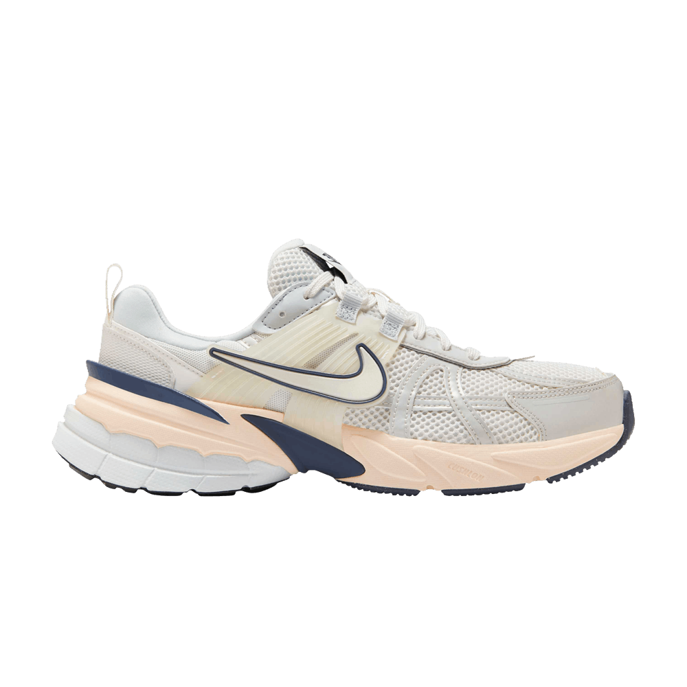 NIKE V2K RUN PLATINUM TINT (WOMEN&