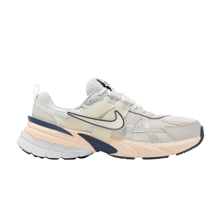 NIKE V2K RUN PLATINUM TINT (WOMEN&