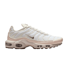 NIKE AIR MAX PLUS SE LIGHT OREWOOD BROWN (WOMEN'S)