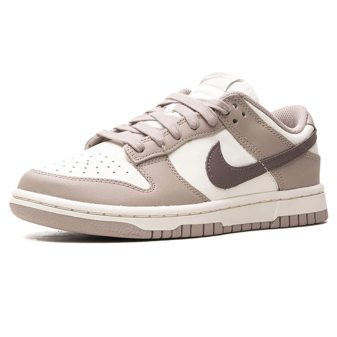 NIKE DUNK LOW WMNS &
