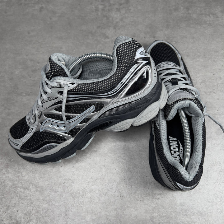 SAUCONY PROGRID OMNI 9 &