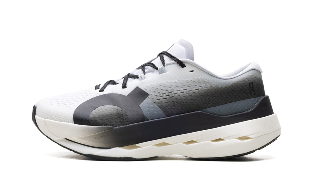 ON RUNNING CLOUDBOOM MAX GREY