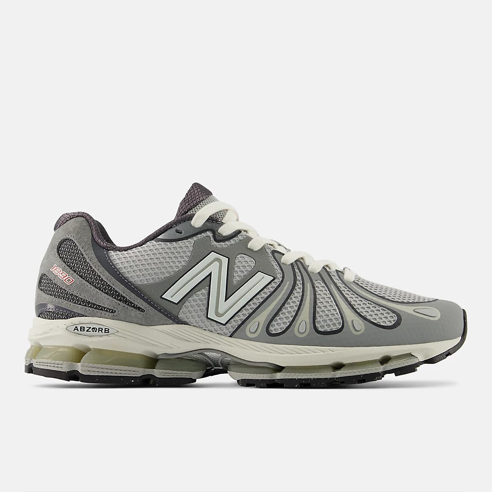 NEW BALANCE 1890 &