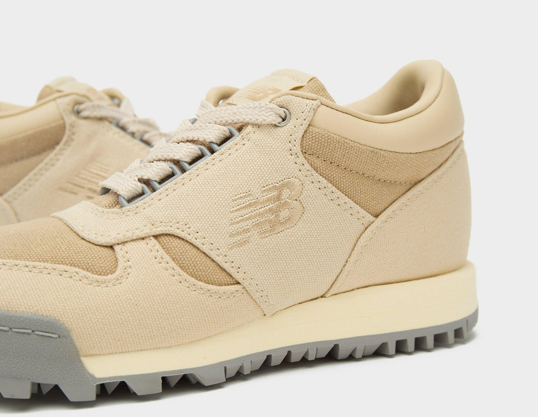 NEW BALANCE RAINIER LOW WOMEN&