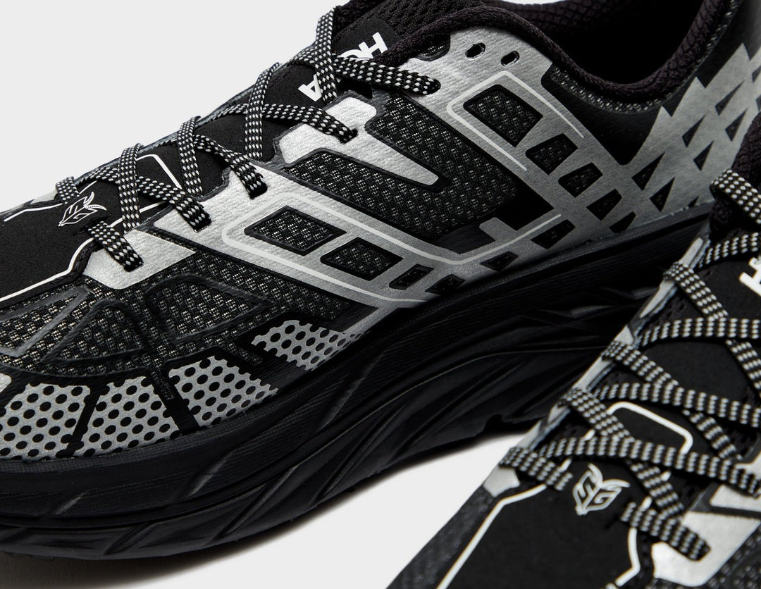 HOKA SPEEDGOAT 2 SILVER WHITE BLACK