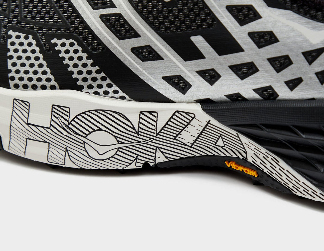 HOKA SPEEDGOAT 2 SILVER WHITE BLACK
