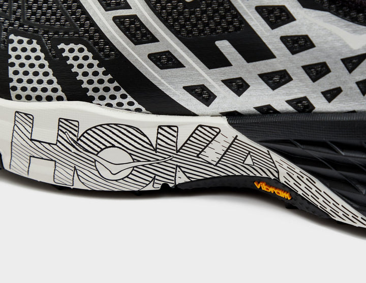 HOKA SPEEDGOAT 2 SILVER WHITE BLACK