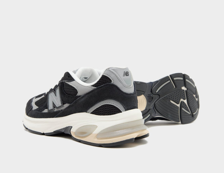 NEW BALANCE 2010 BLACK SILVER CREAM SOLE