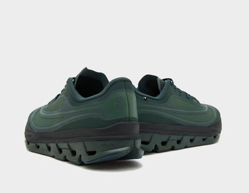 ON RUNNING X IKON CLOUDFLOW 5 AD GREEN — Stock