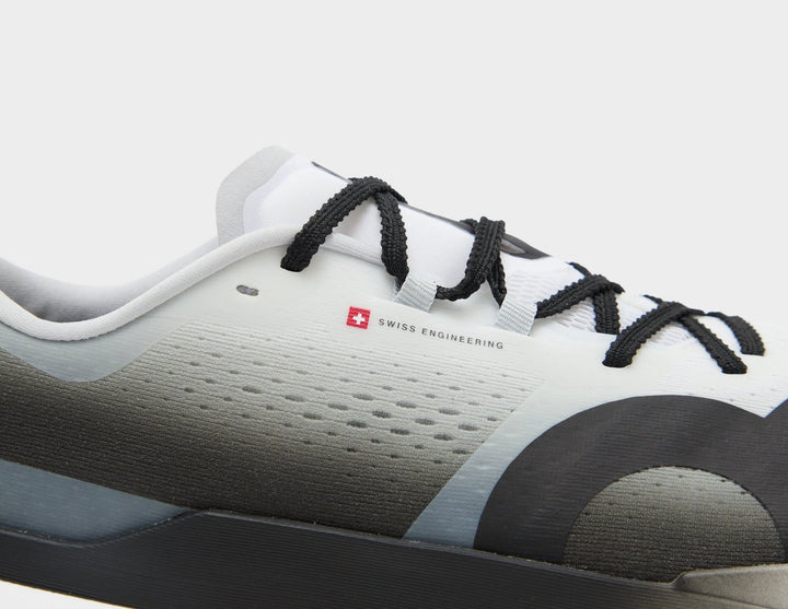 ON RUNNING CLOUDBOOM MAX GREY