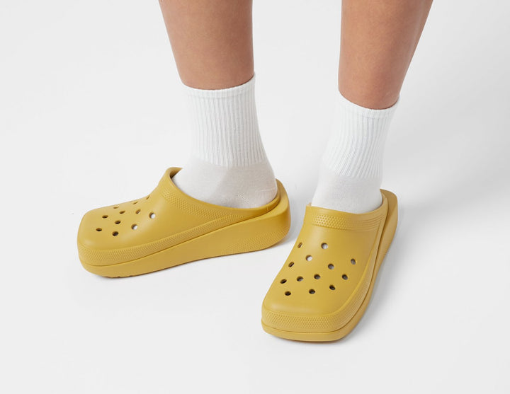 CROCS BLUNT TOE CLOG WOMEN&