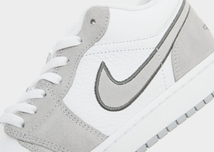 JORDAN AIR 1 LOW SE WHITE WOLF GREY IRON