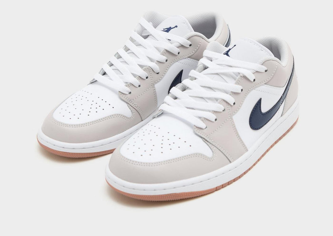 JORDAN AIR 1 LOW WHITE NEUTRAL GREY GUM