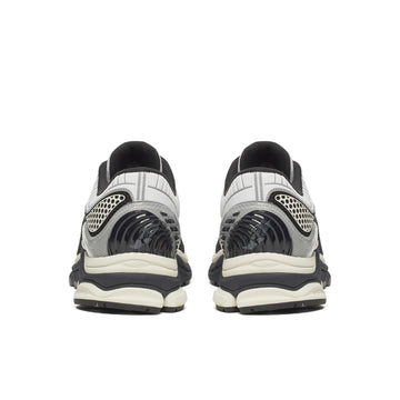 SAUCONY PROGRID PARAMOUNT BLACK WHITE — Stock
