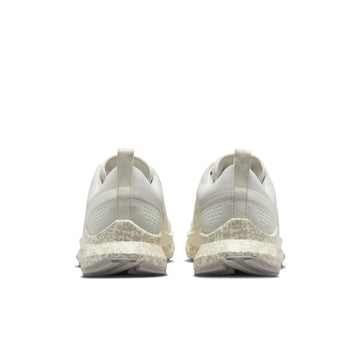 NIKE REACT PEGASUS TRAIL 4 GIVE HER FLOWERS W — Stock