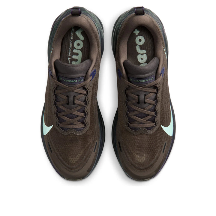 NIKE VOMERO PLUS IRONSTONE DARK RAISIN QUARTZ PATINA