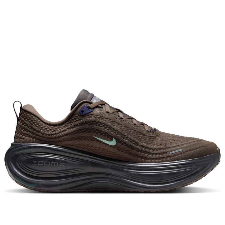 NIKE VOMERO PLUS IRONSTONE DARK RAISIN QUARTZ PATINA
