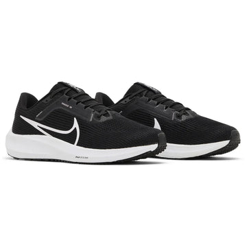 NIKE AIR ZOOM PEGASUS 40 BLACK WHITE — Stock