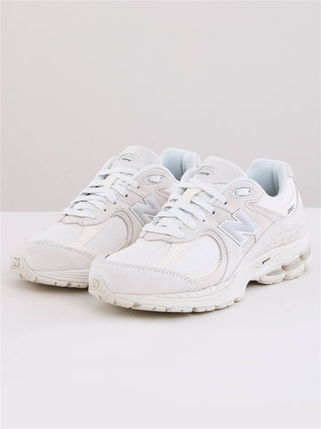 NEW BALANCE 2002R SEA SALT WITH SILVER METALLIC