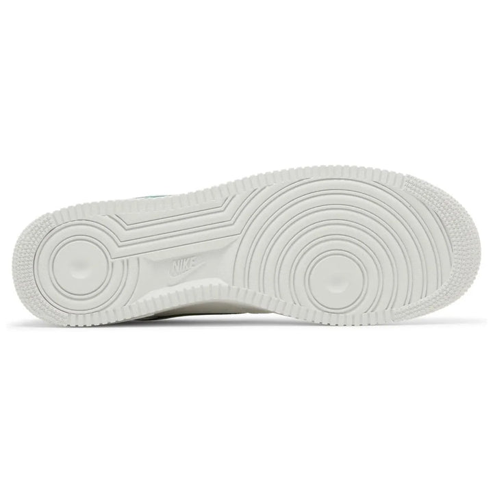NIKE AIR FORCE 1 LOW RESORT &amp; SPORT