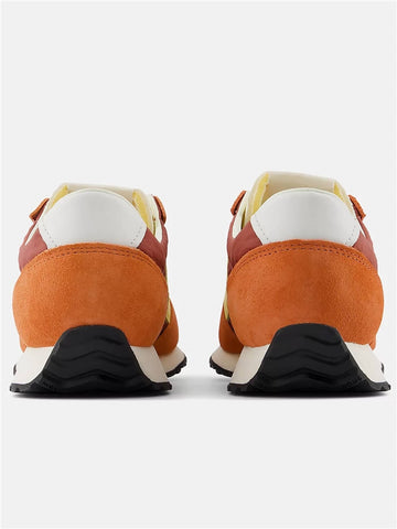 NEW BALANCE 471 CINNAMON WITH STAR BURST — Stock
