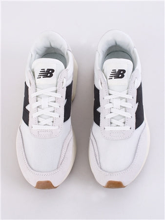 NEW BALANCE 370 SEA SALT WITH BLACK CEMENT