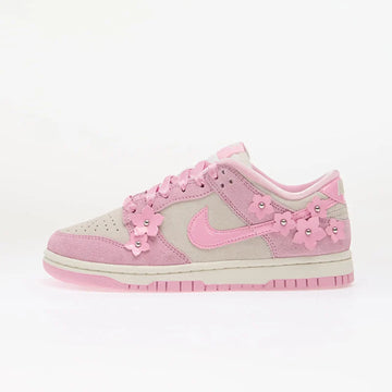 NIKE DUNK LOW SE "FLORETTE" PINK RISE/ PINK RISE-SAIL — Stock