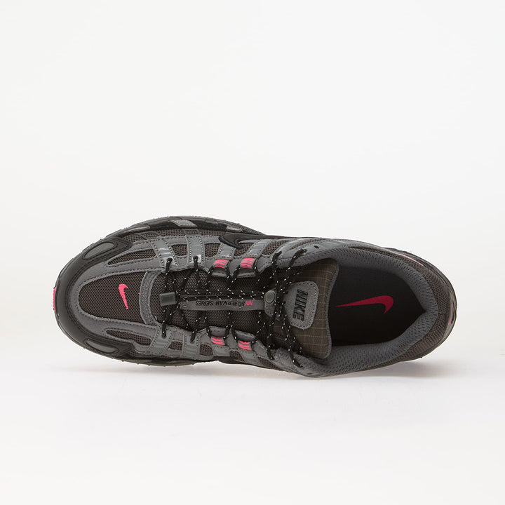 NIKE P-6000 MEDIUM ASH/ BLACK-IRON GREY-HYPER PINK