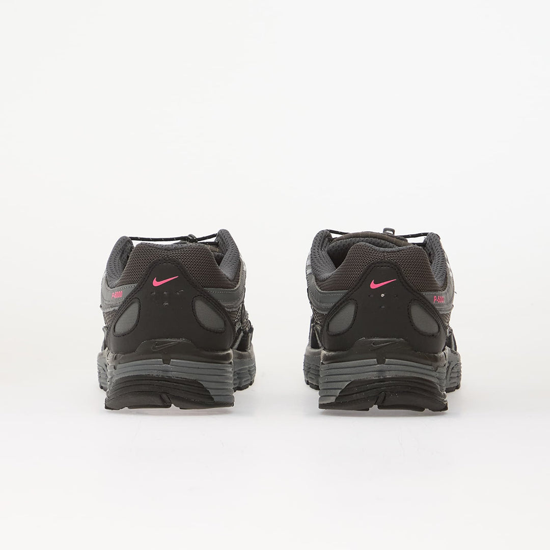 NIKE P-6000 MEDIUM ASH/ BLACK-IRON GREY-HYPER PINK