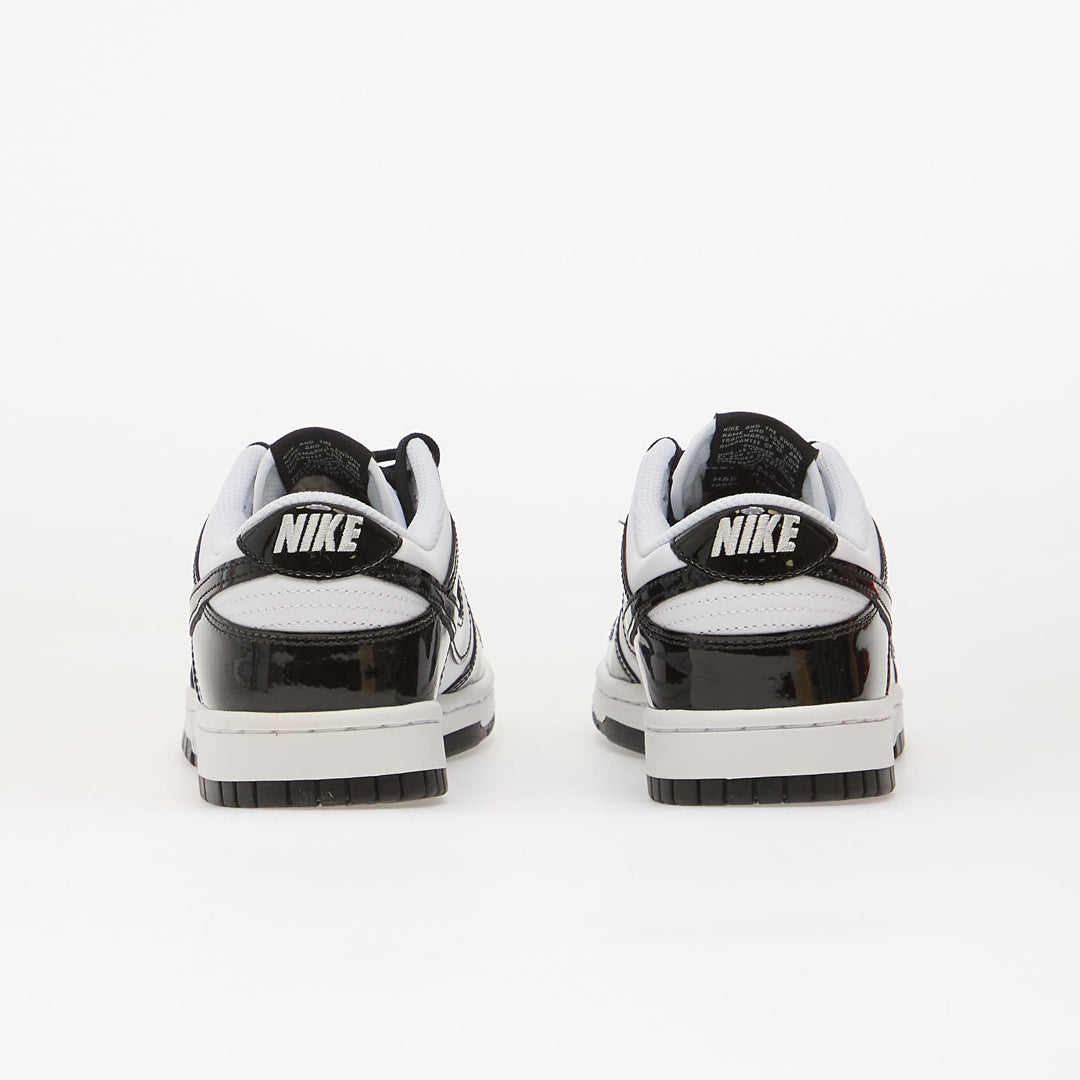 NIKE DUNK LOW SE WHITE/ BLACK-WHITE-METALLIC SILVER