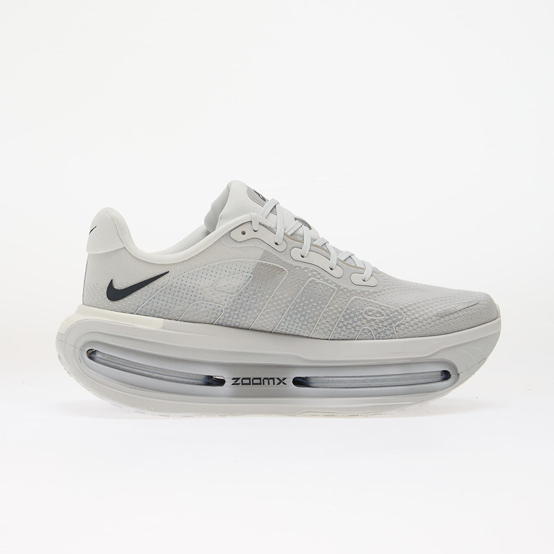 NIKE VOMERO PREMIUM OFF WHITE/ DARK OBSIDIAN-GREY FOG