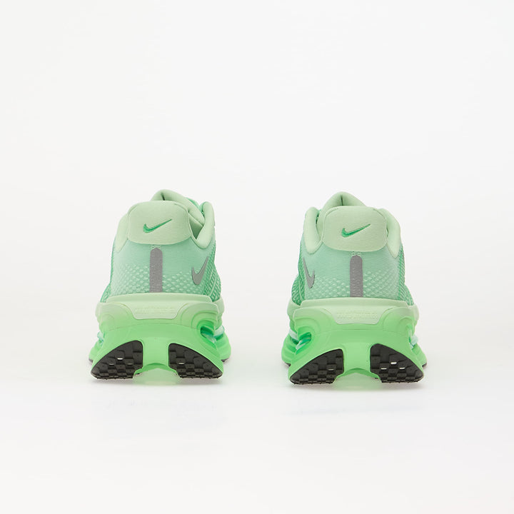 NIKE VOMERO PREMIUM CUCUMBER CALM/ METALLIC SILVER