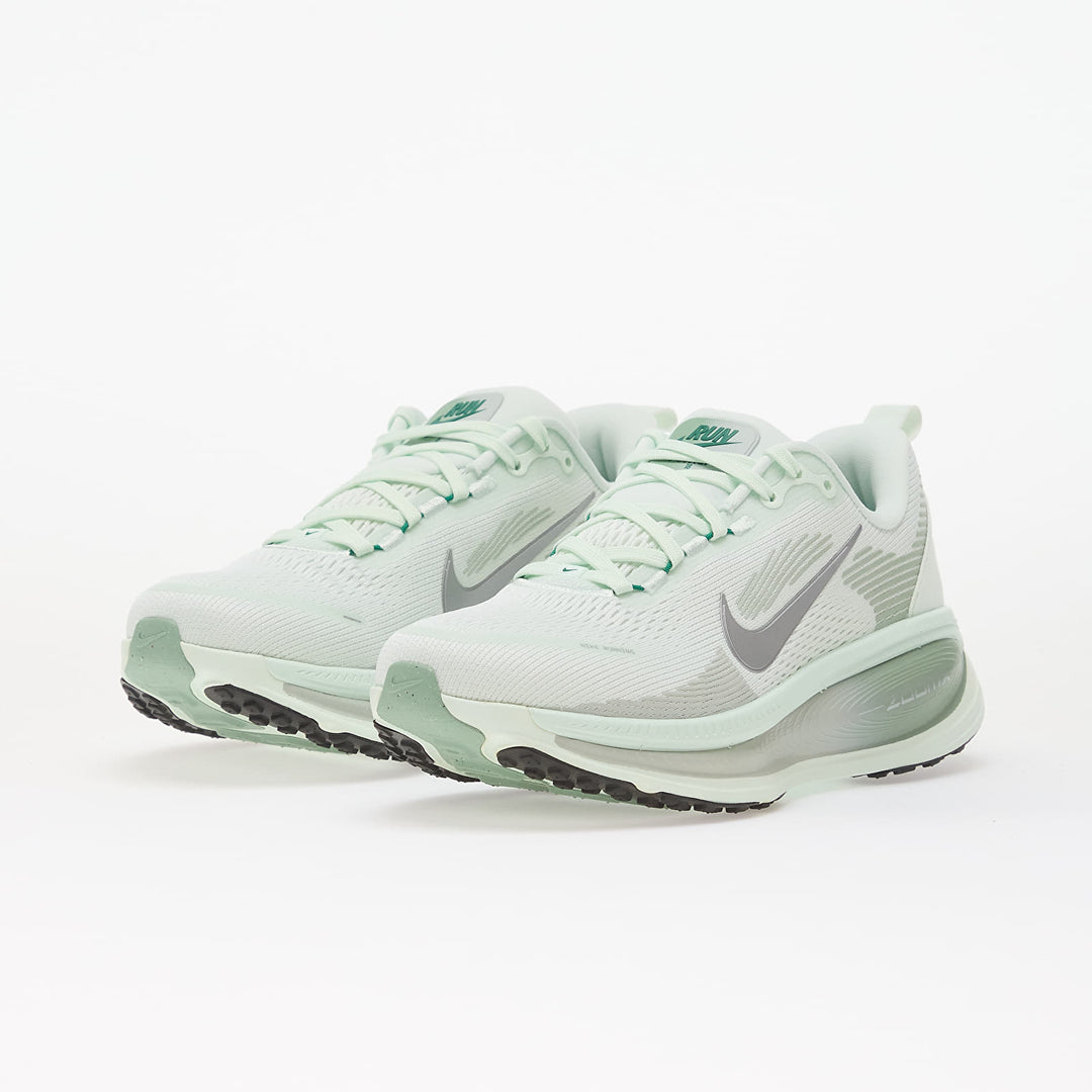 NIKE VOMERO 18 BARELY GREEN/ METALLIC SILVER-STEAM