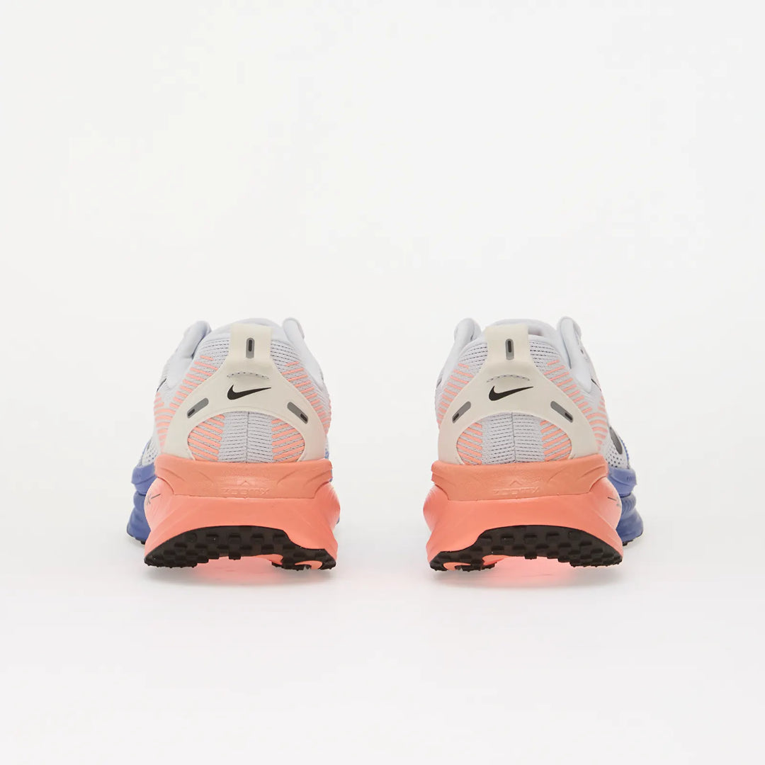 NIKE VOMERO 18 WHITE/ BLACK-RACER BLUE-ATOMIC PINK