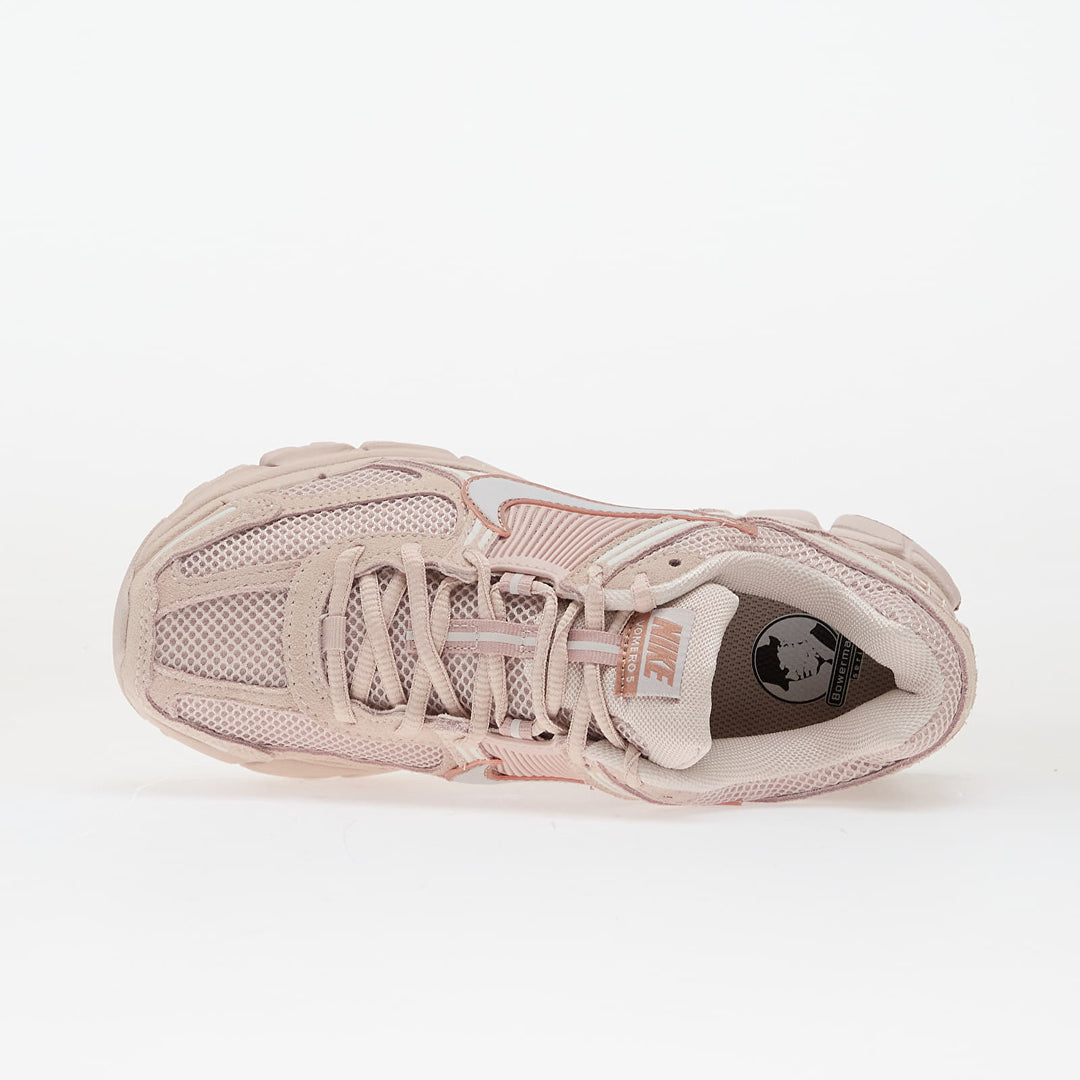 NIKE ZOOM VOMERO 5 SILT RED/ VAST GREY-RED STARDUST
