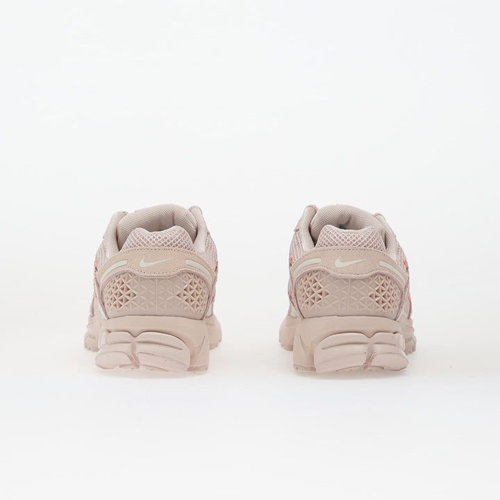 NIKE ZOOM VOMERO 5 SILT RED/ VAST GREY-RED STARDUST