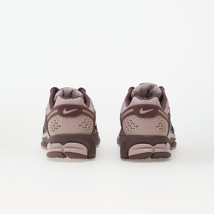 NIKE W ZOOM VOMERO 5 TATTOO/ PARTICLE ROSE-PARTICLE ROSE